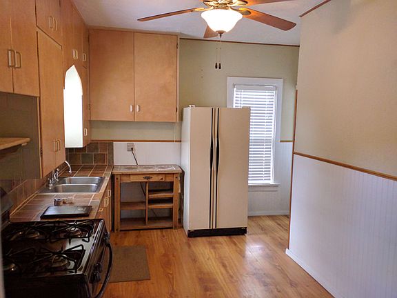 from dining room looking into kitchen
