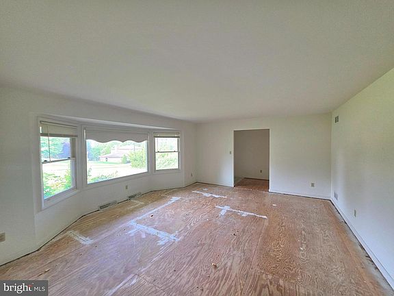 2nd image of 3765 Compton Ln