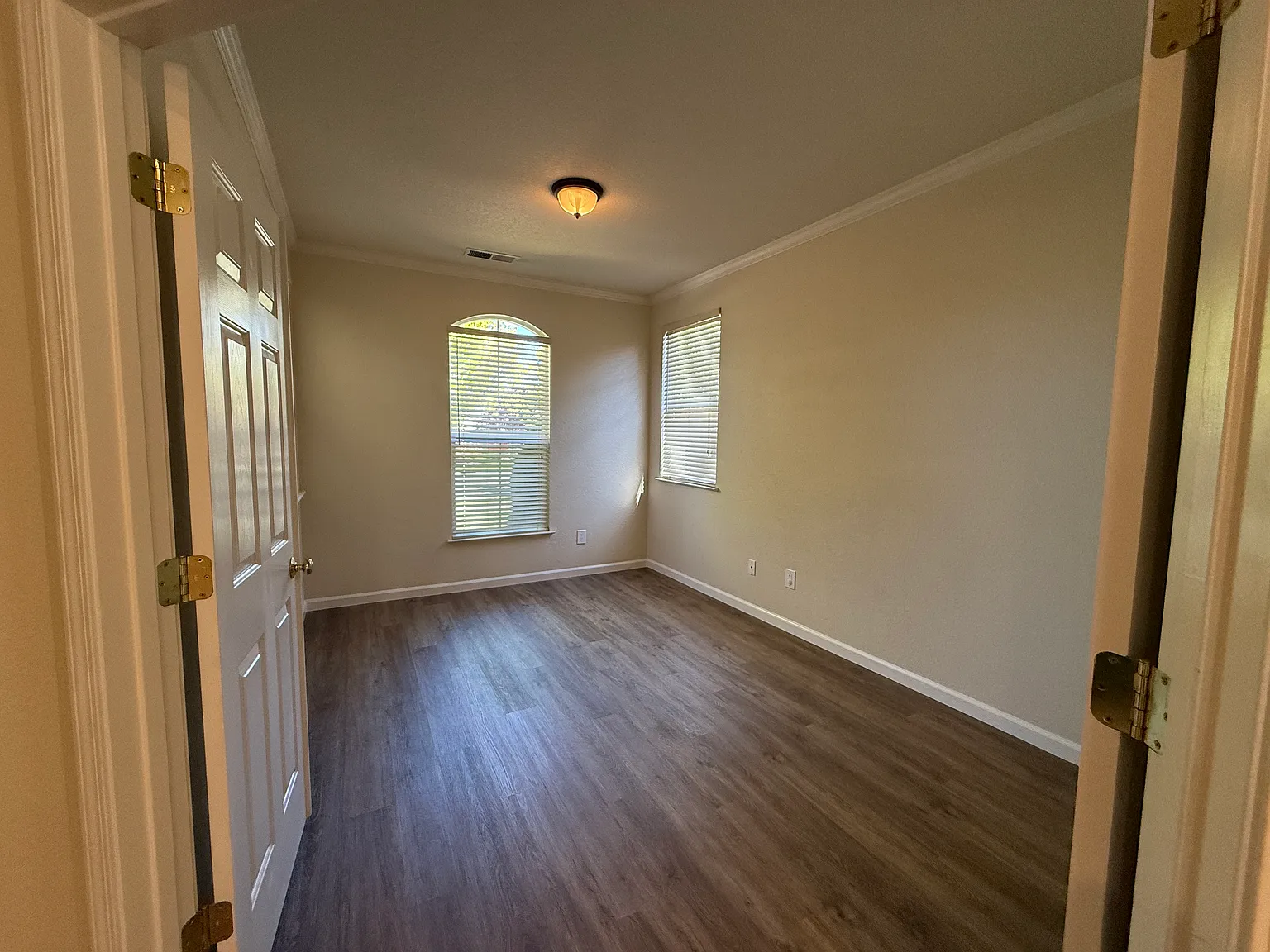 3 bed, 2345 sqft, $3,000 — Photo 4