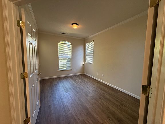 4th image of 3299 Banestone Rd