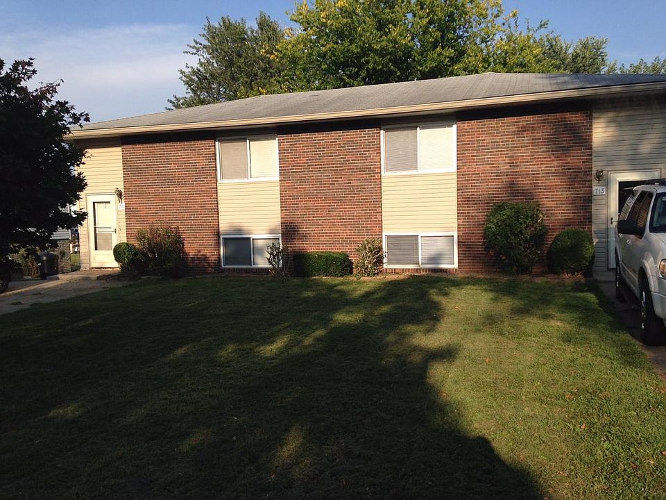 1st image of 711 S Park Square Dr