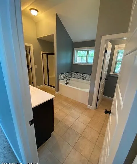 124 Little Bay Dr — Photo 6