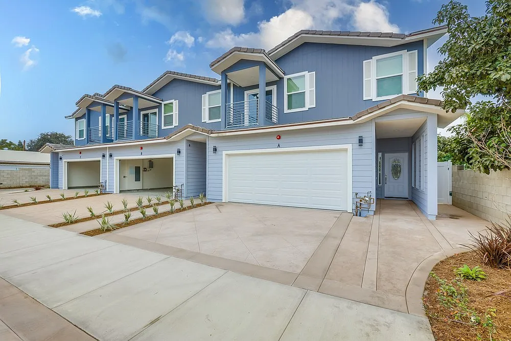 3 bed, 1900 sqft, $4,499 — Photo 1