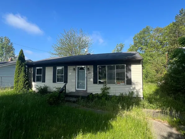 6807 Fleetwood Dr, Flint, MI 48504