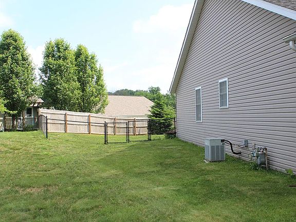 4th image of 2415 S Maston Ct