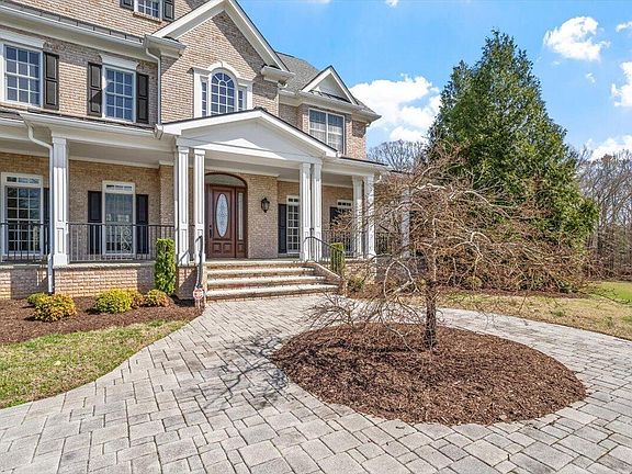 4th image of 1101 Walnut Hill Dr