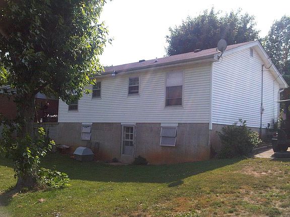 2nd image of 225 Cemetery Ave