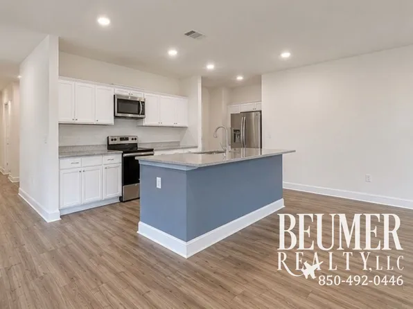 7640 Piper Cir, Milton, FL 32583