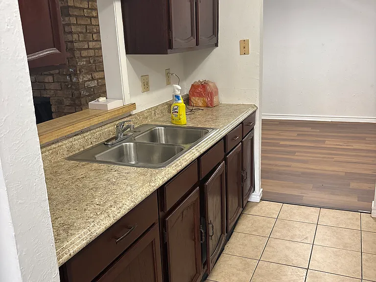 422 Menlo Park Dr — Photo 3