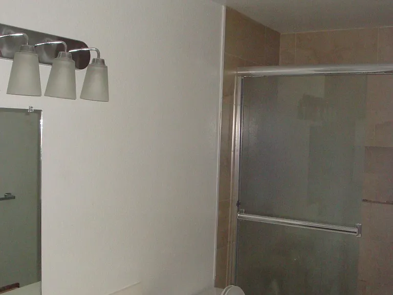 5848 Greenleaf Ave #12 — Photo 13