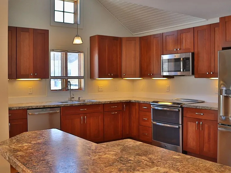 192 Slater Ave — Photo 5