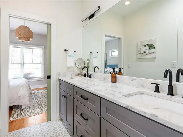 1393 Glenwood Ave SE — Photo 38