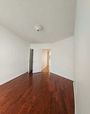 4th image of 124 Stockholm St #1