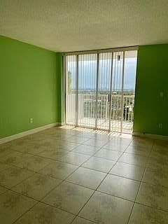 5th image of 2000 NE 135th Street #906