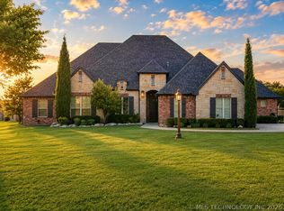 6502 N Oakwood Cir, Owasso, OK 74055