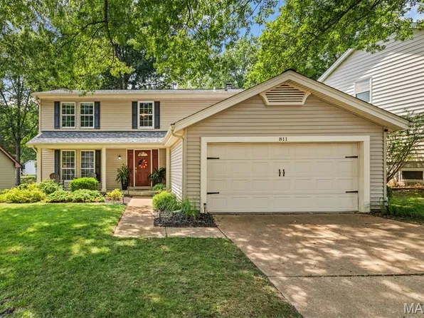 811 Weatherwood Dr, Manchester, MO 63021