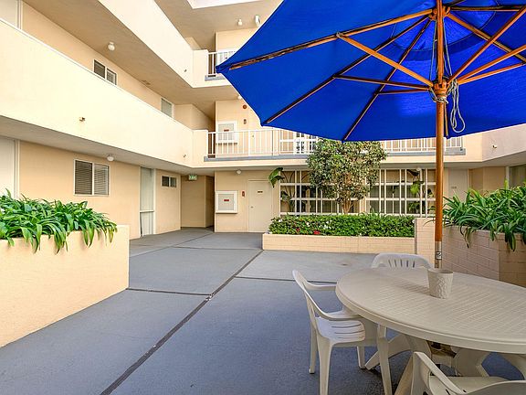 5th image of 930 5th St APT 102