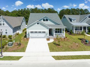521 Moss Lake Ln, Holly Ridge, NC 28445