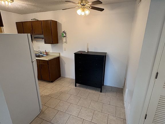 3rd image of 1030 Southpark Dr Unit 7