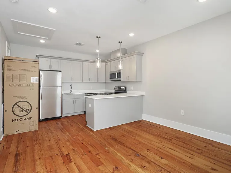 2617-19 Carondelet St #2619 — Photo 4