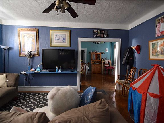 4th image of 3711 92nd St