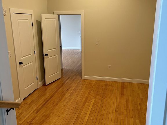 4th image of 22 1/2 Whiting St #202