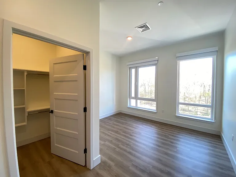 One Park Apartments — Photo 128