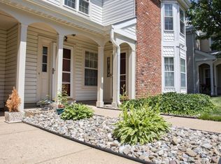 41 Tulip Ln, Freehold, NJ 07728