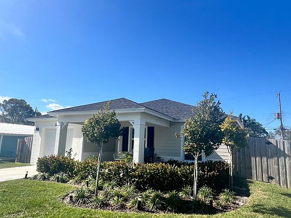 2nd image of 2277 SE Monroe St