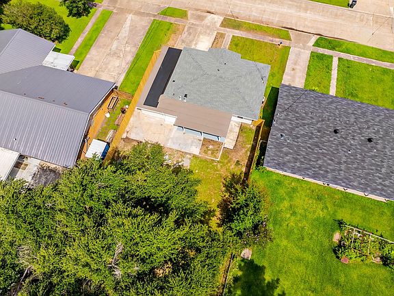 3rd image of 108 Jean Ellen Ave