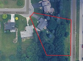 9615 29th Ave N, Plymouth, MN 55441