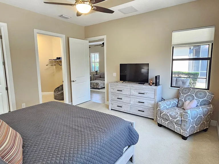 10361 Crooked Creek Dr — Photo 38