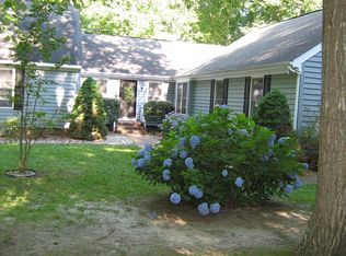 347 Wilton Coves Dr, Hartfield, VA 23071