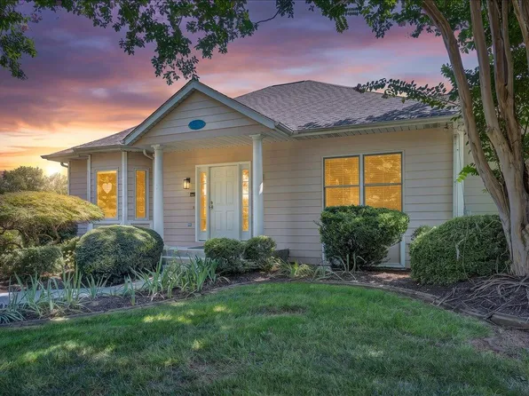 2326 Lake Retreat Rd, Huddleston, VA 24104