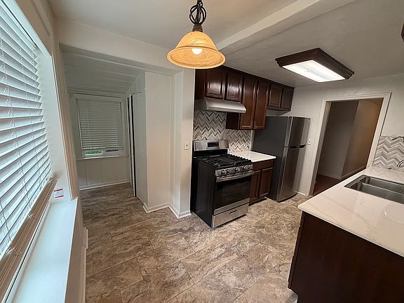 4th image of 7569 Walnut Dr