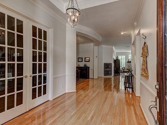 5th image of 1519 Harness Oaks Ct