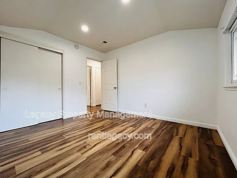 493 Dahlia St — Photo 31
