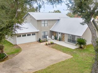 4528 Vista Ln, Lynn Haven, FL 32444