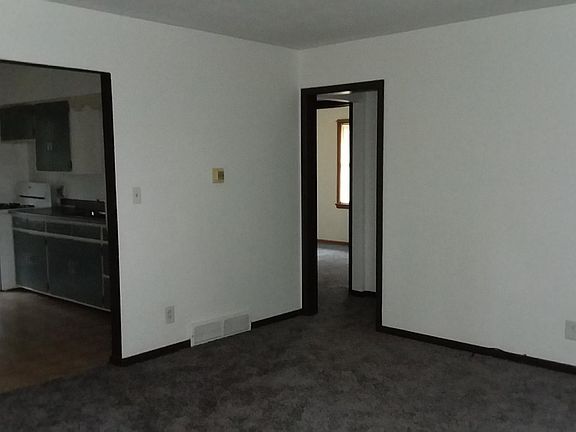 4th image of 1608 Henry St