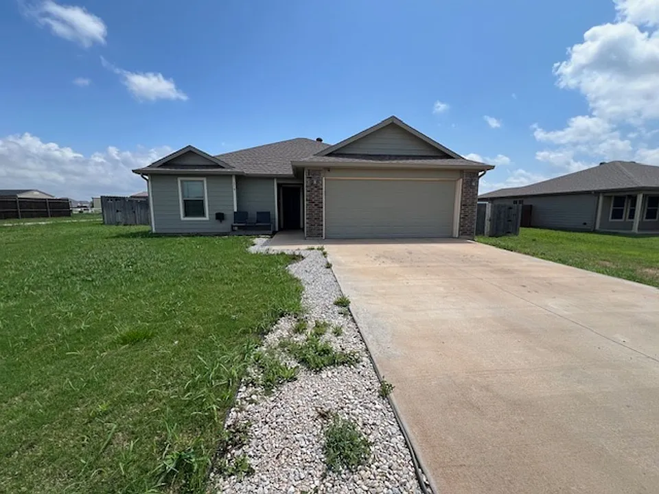 319 Foxtrot Ln