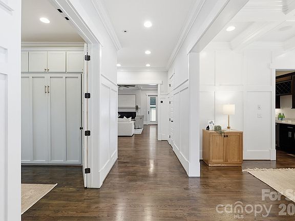 4th image of 509 Orient Rd