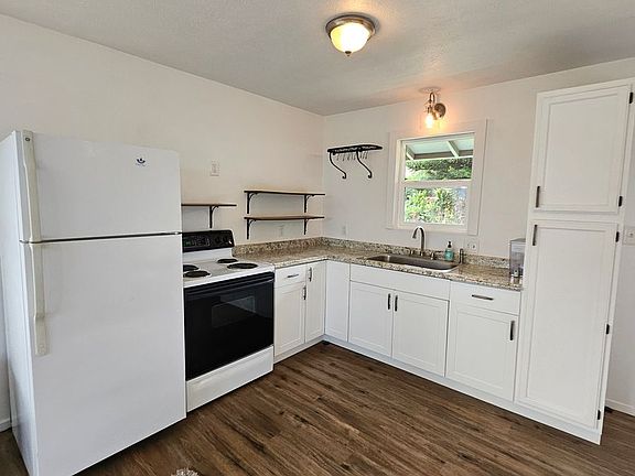 5th image of 260 Manini Pl