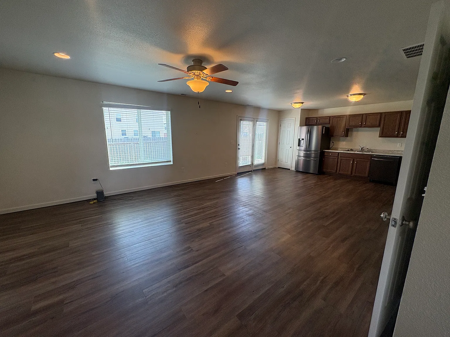 Nice 3br/3.5ba With 2-Car Garage! — Photo 3