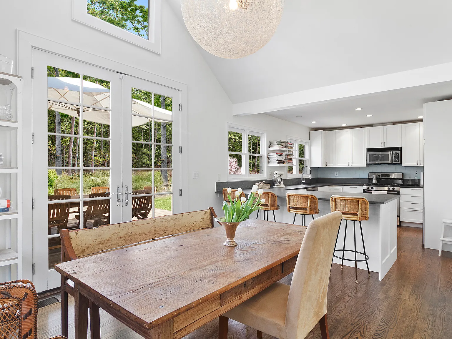 Spacious Sag Harbor Rental 4 Bedroom with Pool — Photo 3