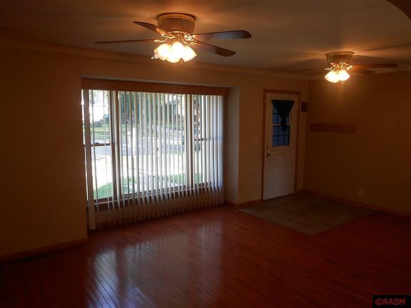 4th image of 510 1st Ave N