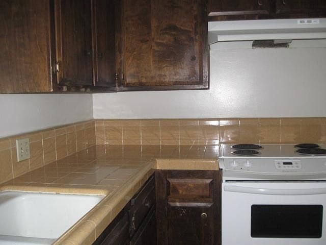 2nd image of 2512 Ashe Rd APT C