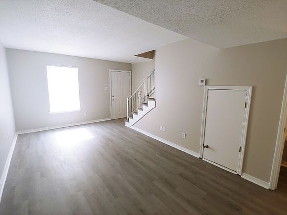 4th image of 101 Ellis Dr #152B7849C