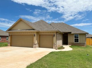 13674 NE Lafayette Dr, Elgin, OK 73538