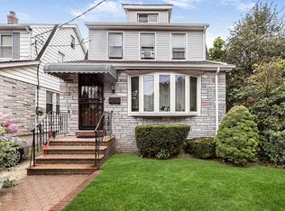 24102 142nd Ave, Rosedale, NY 11422