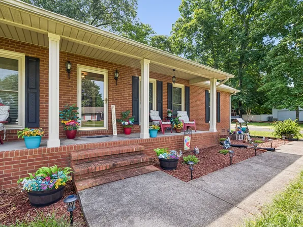 2117 Safe Haven Cir, Estill Springs, TN 37330
